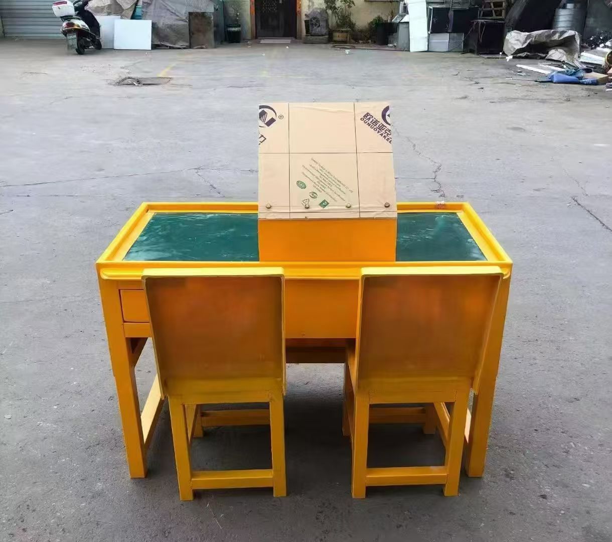 珠海防静电导通桌井下煤矿火工品发放桌：危险品流转的安全守护者
